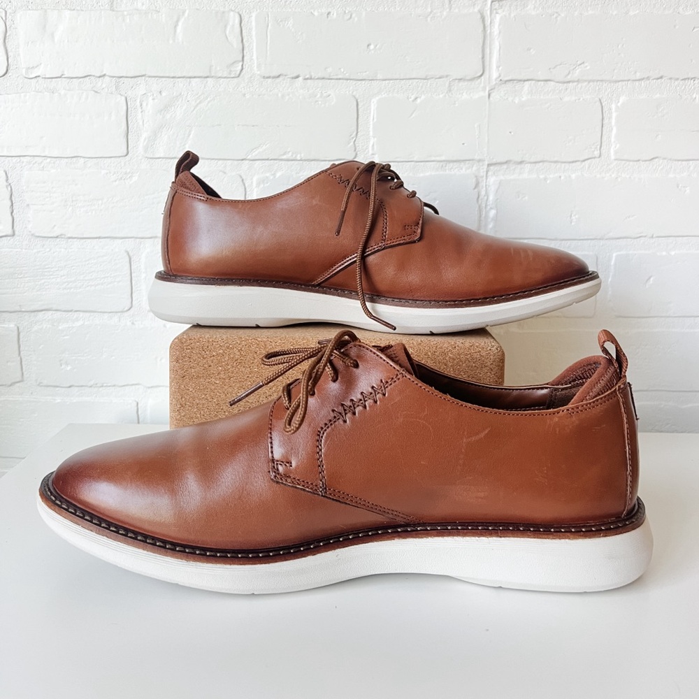 New Mens Clarks Brenton Casual Dress Shoe, Size 11, brown leather